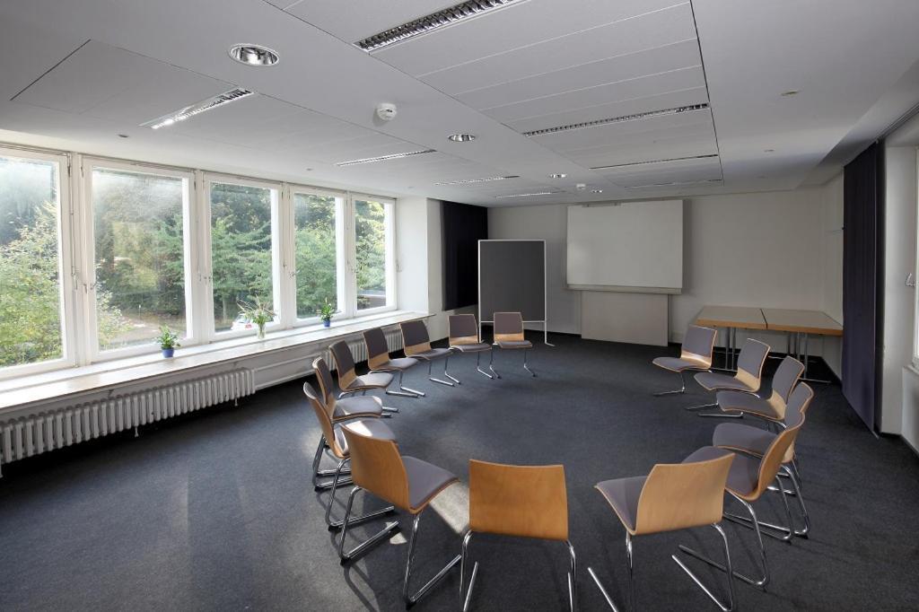 Haus Venusberg Jugendbildungsstaette Bonn Hotel Luaran gambar